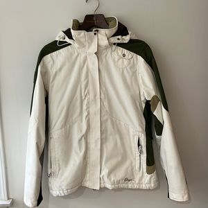 Winter coat with removable hood inside pockets. Venting underarms Great looking